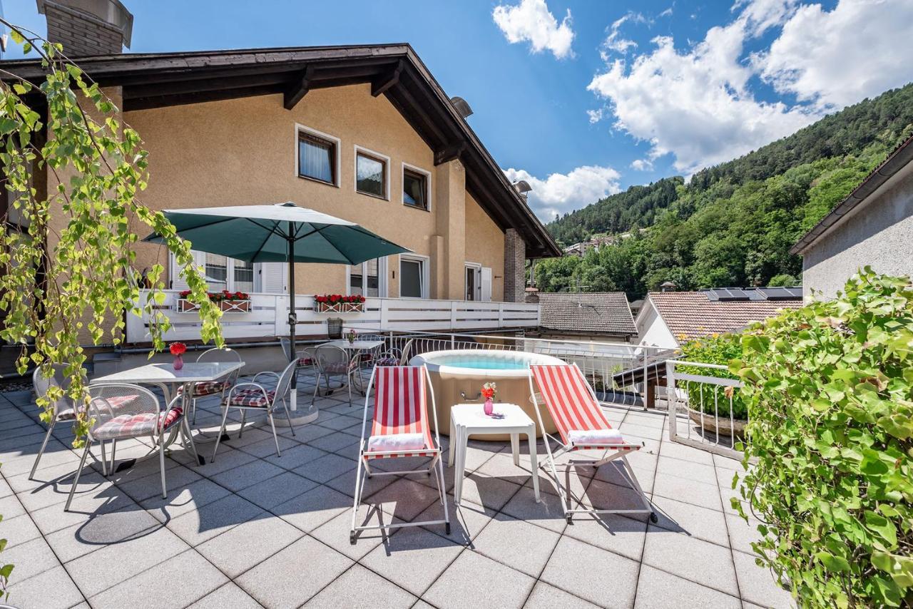 Hotel Weisse Lilie - B&B Rio di Pusteria Bagian luar foto