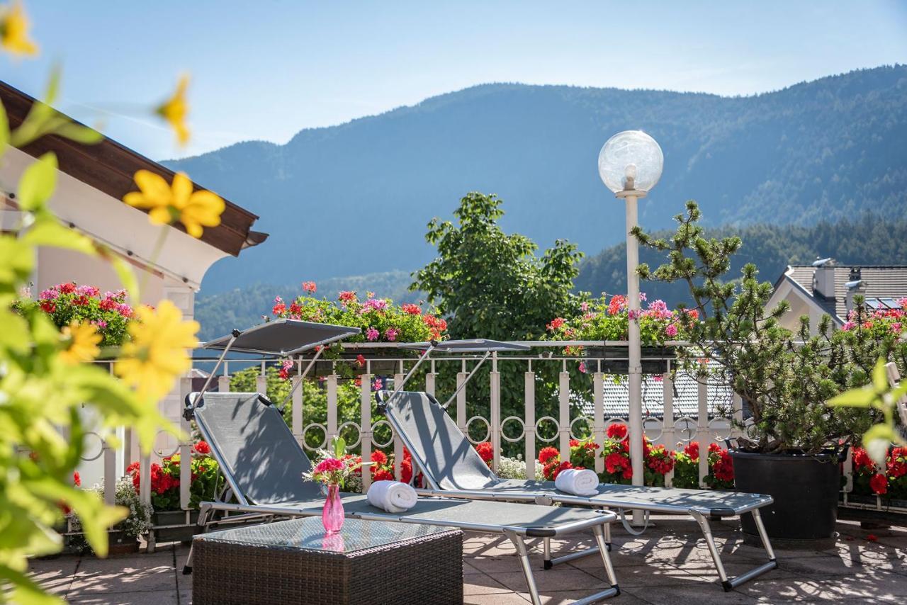 Hotel Weisse Lilie - B&B Rio di Pusteria Bagian luar foto