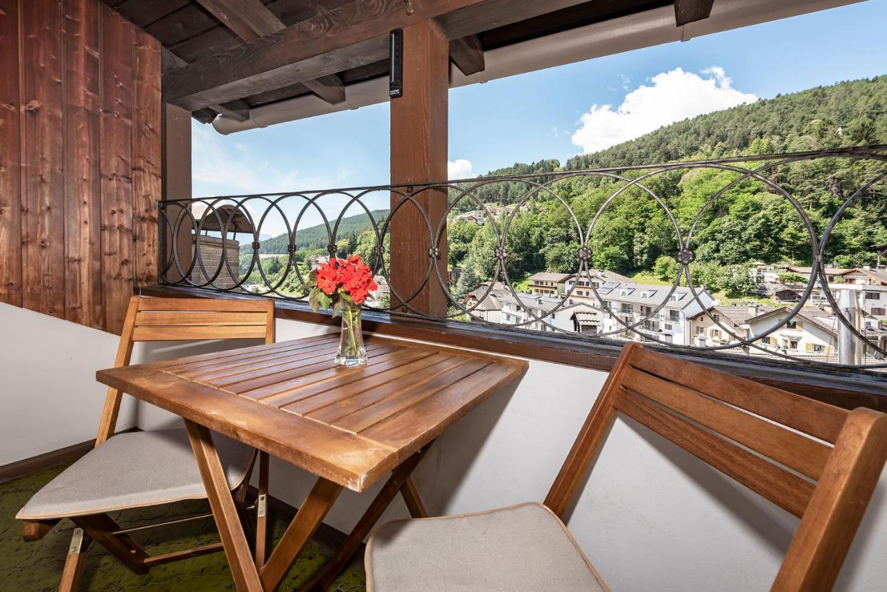 Hotel Weisse Lilie - B&B Rio di Pusteria Bagian luar foto