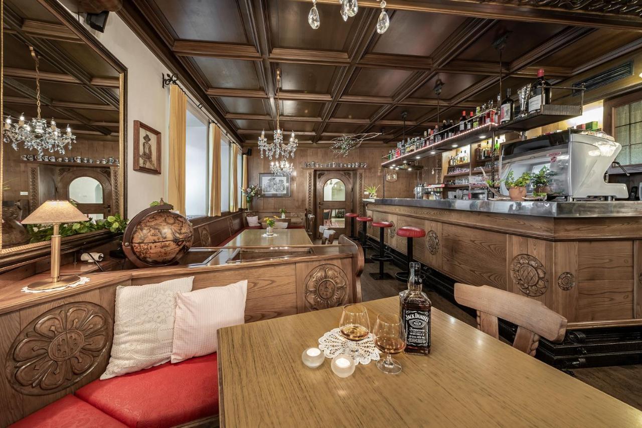 Hotel Weisse Lilie - B&B Rio di Pusteria Bagian luar foto