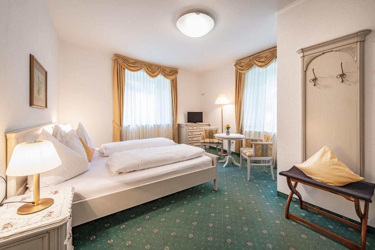 Hotel Weisse Lilie - B&B Rio di Pusteria Bagian luar foto