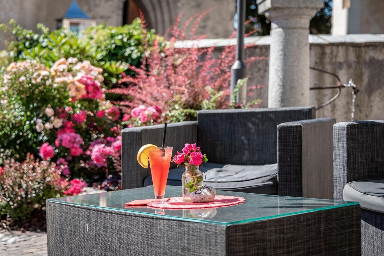 Hotel Weisse Lilie - B&B Rio di Pusteria Bagian luar foto