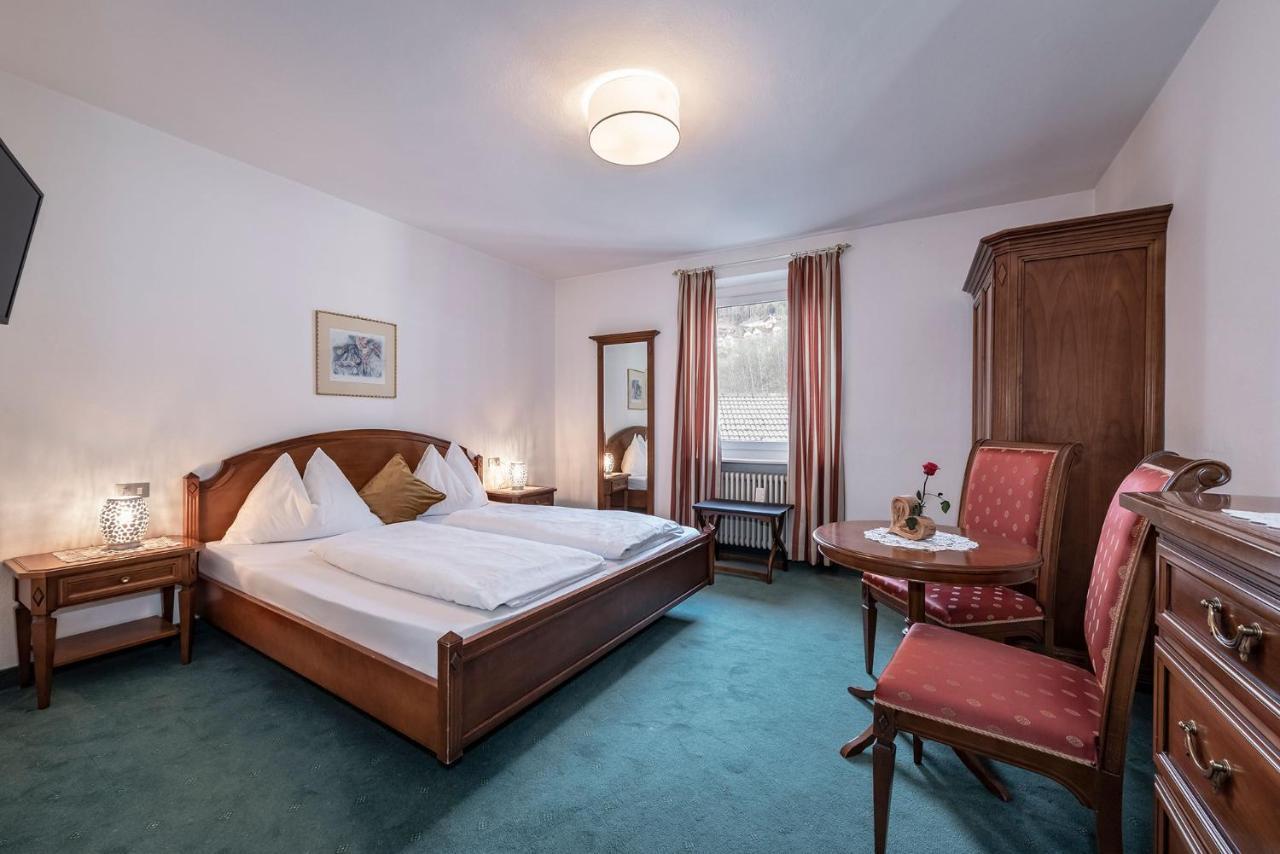 Hotel Weisse Lilie - B&B Rio di Pusteria Bagian luar foto